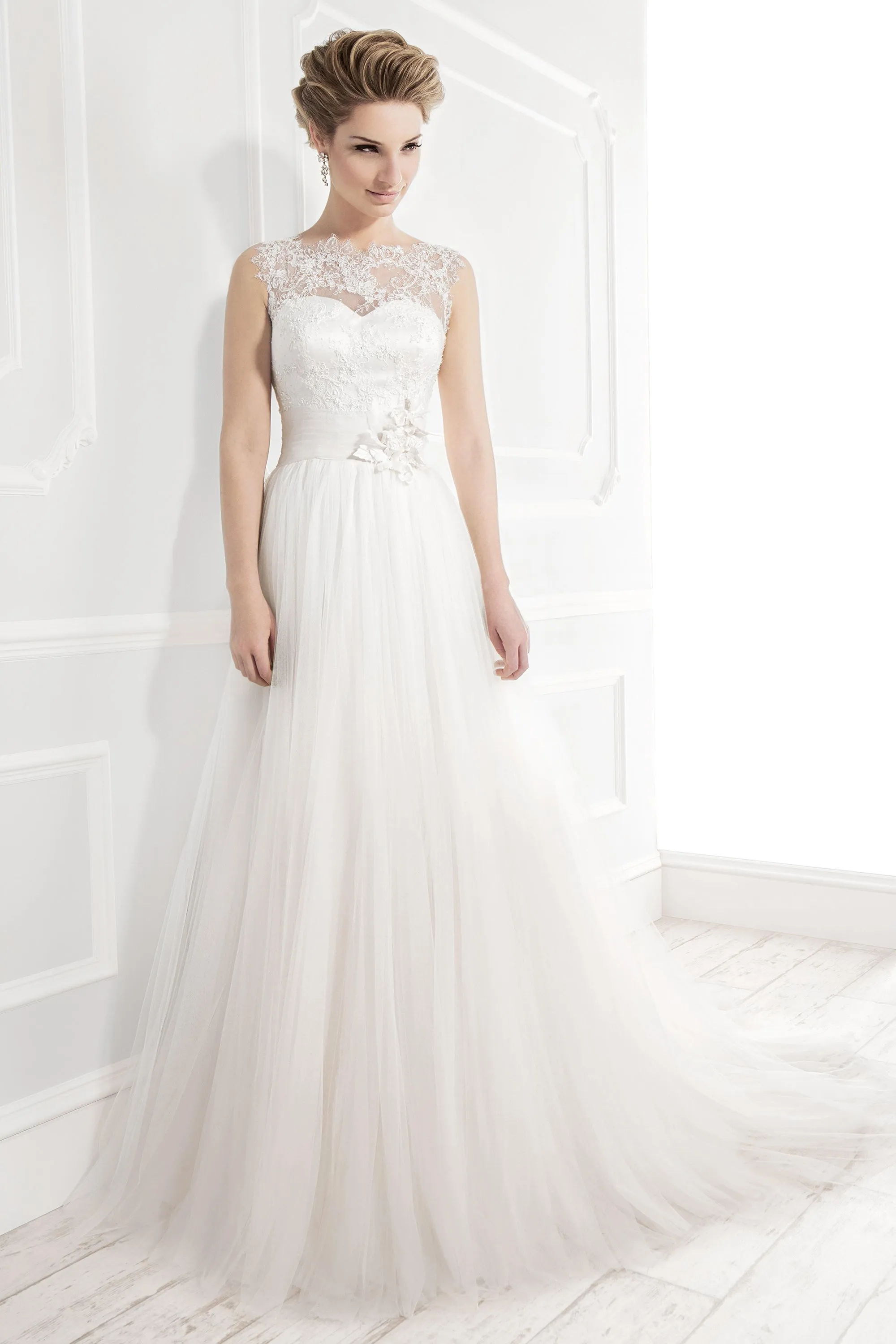 Ellis Bridal 19033