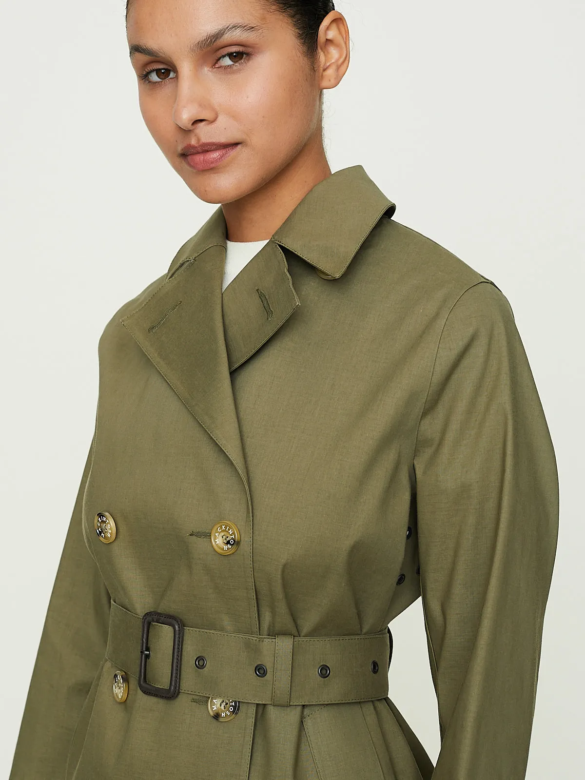 Morna in Khaki