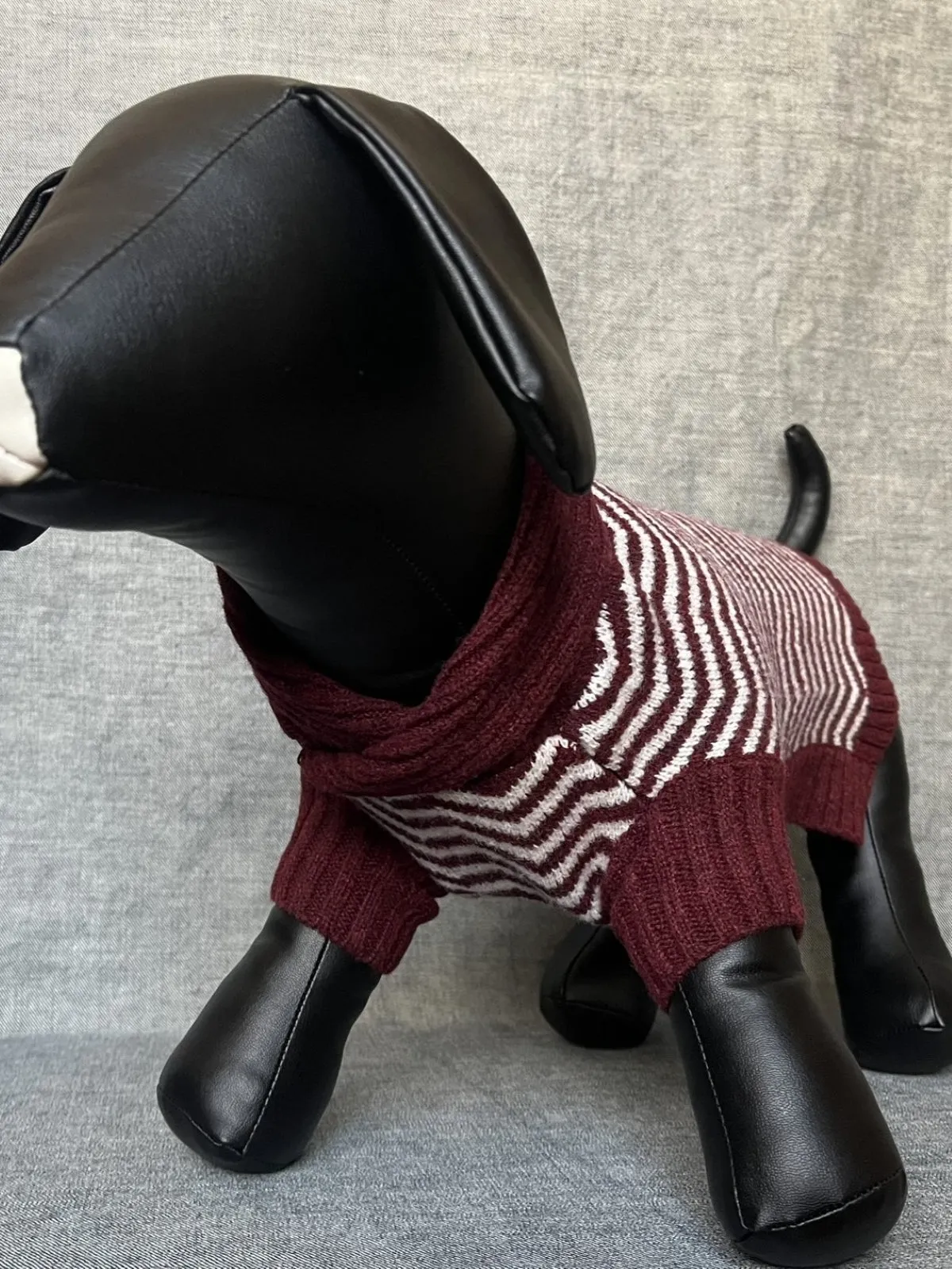 Paws Turtle V-Fold Neck Chevron Pattern Knitted Sweater